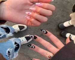 She is a big fan of nail art and decorates them according to the occasion.